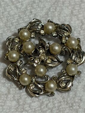 Vintage Pearl and Crystal Silver-Tone Floral Wreath Brooch